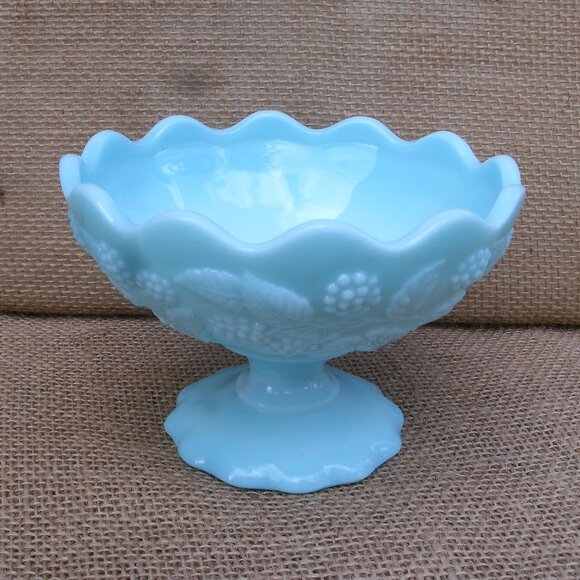 Vintage Fostoria Blue Milk Glass Berry Bowl - Picture 3 of 16